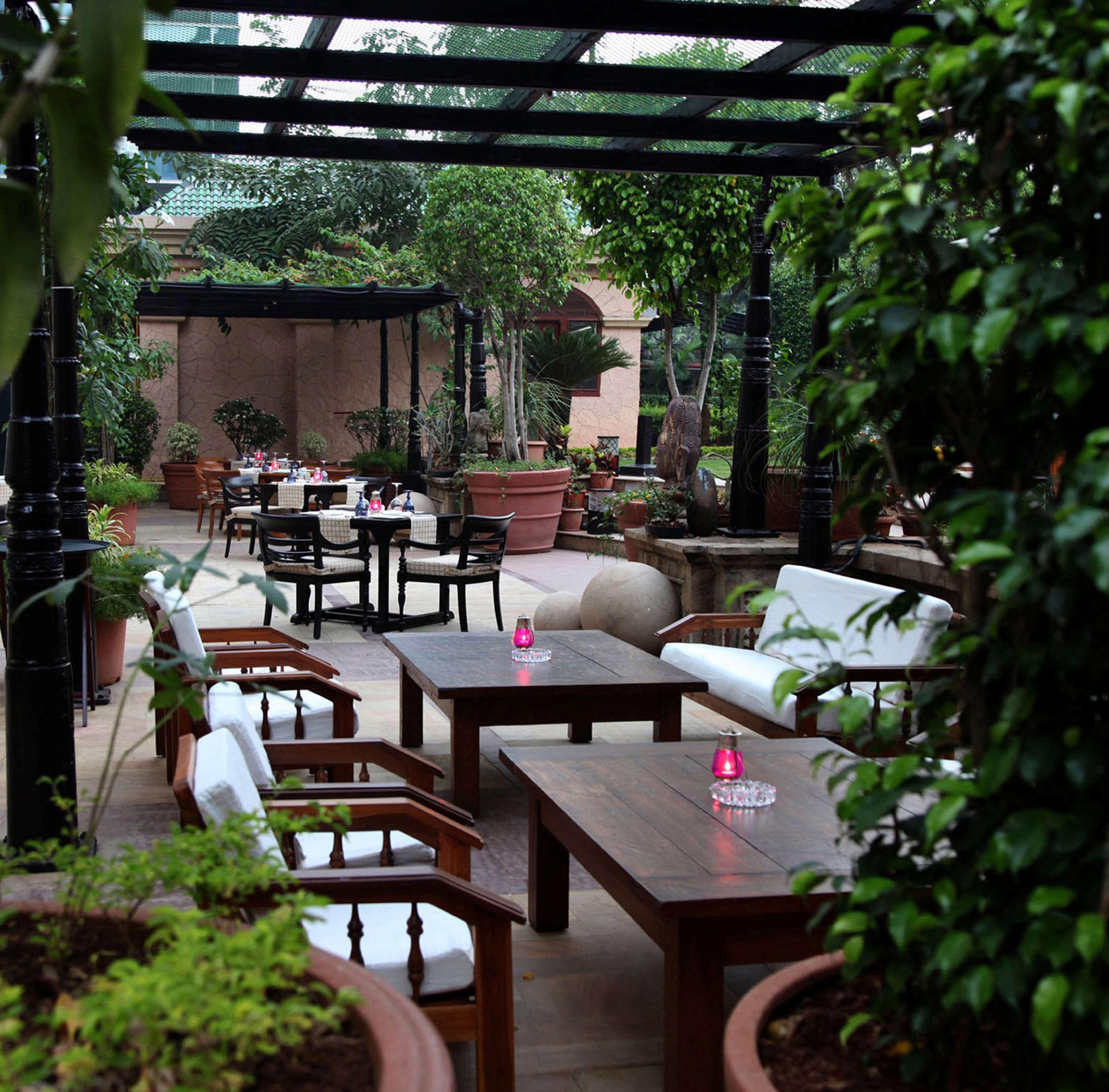 Hilton Mumbai International Airport Hotel Exterior foto The hotel's garden